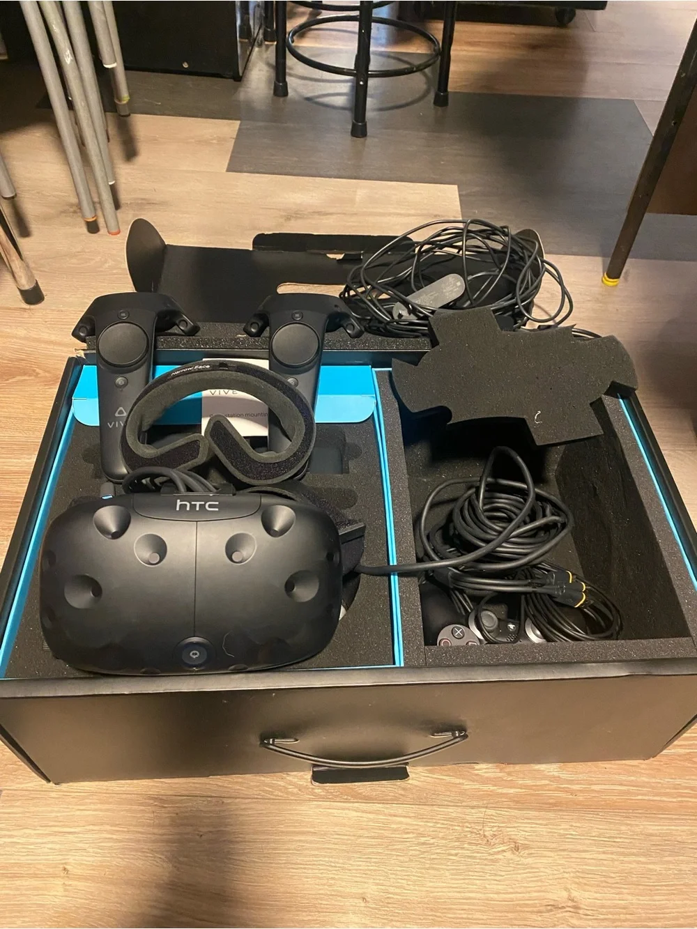 HTC VIVE VR Headset Box with Cyan Accents - Black